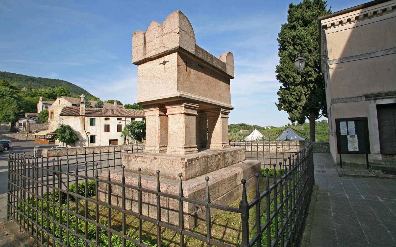 Hamlets, Castles and Vineyards