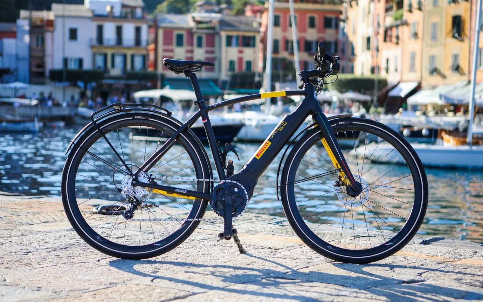 Non si mette mai di pedalare nei Luxury Bike Hotels con le e-bike Pirelli