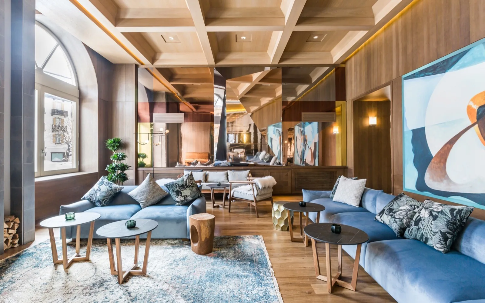 Grand Hotel Savoia Library