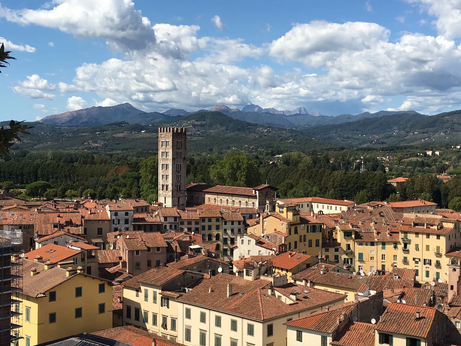 Lucca da Camaiore attraversando Monte Magno