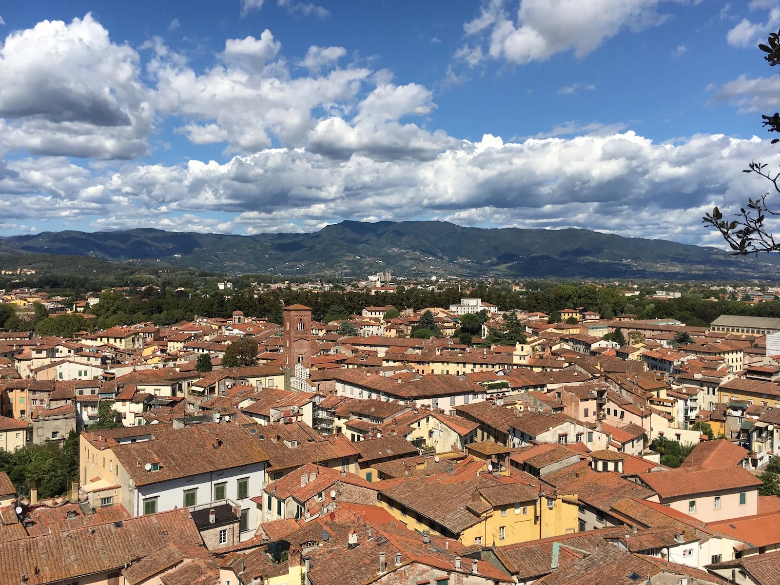 Lucca da Camaiore attraversando Monte Magno