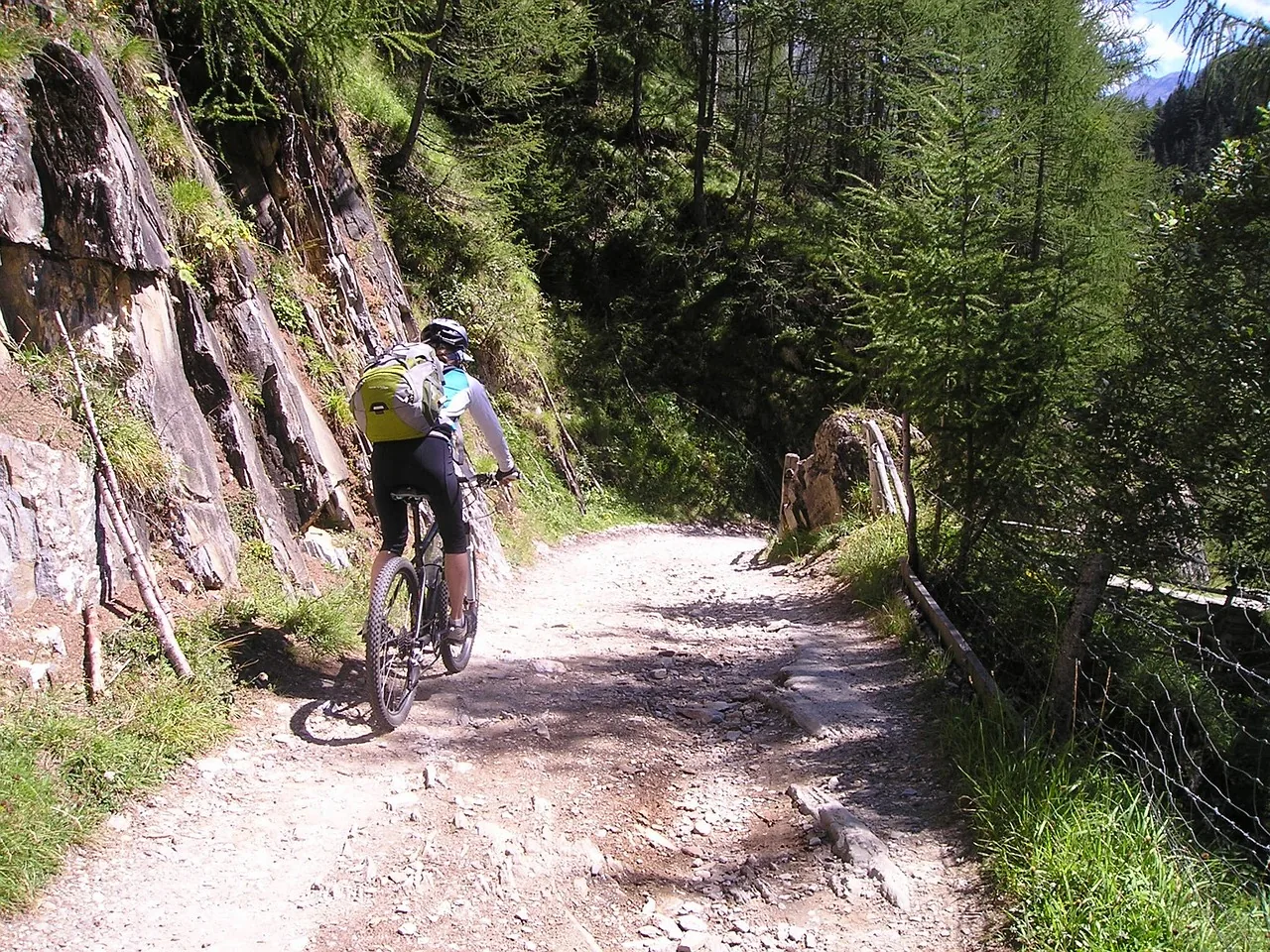 Pedalata in e-bike o MTB al Lago di Pantaniello