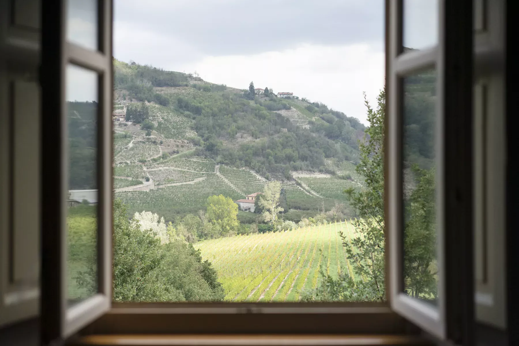 Donna di Langa loop tour starting from Santo Stefano Belbo